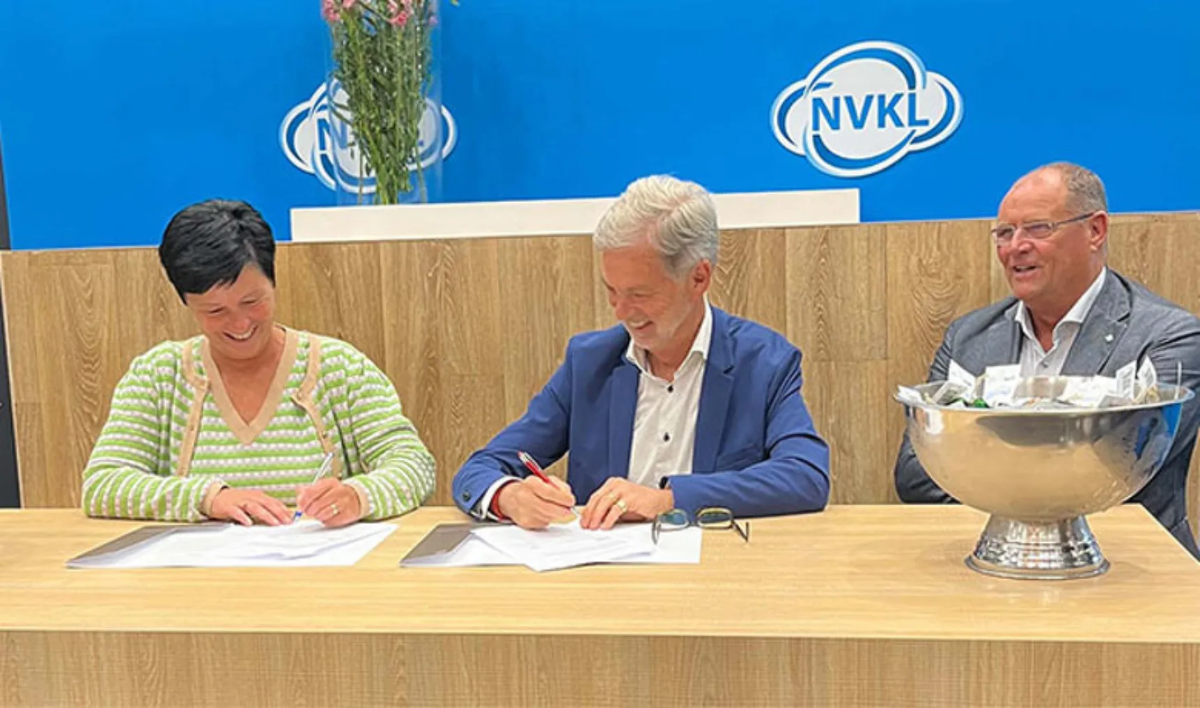 IT20220523 Ondertekening GO en STEK 650 x 383